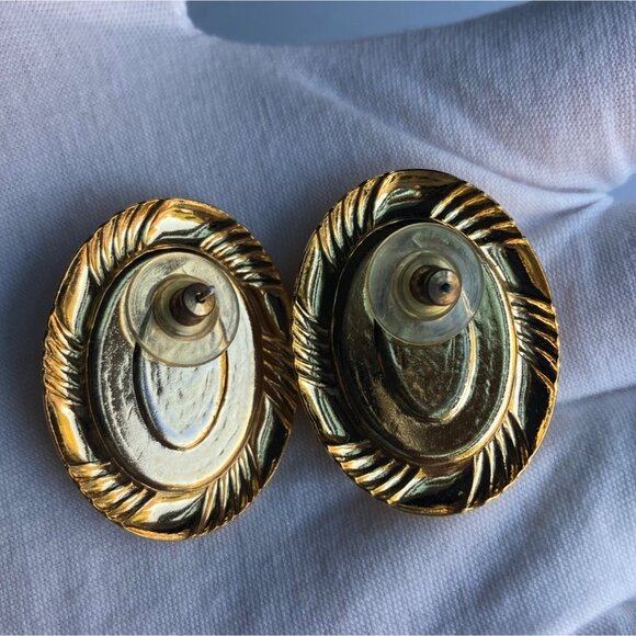 Vintage Park Lane Faux Pearl Oval Clip On Earrings Gold Tone 90s Regencycore - Picture 8 of 8